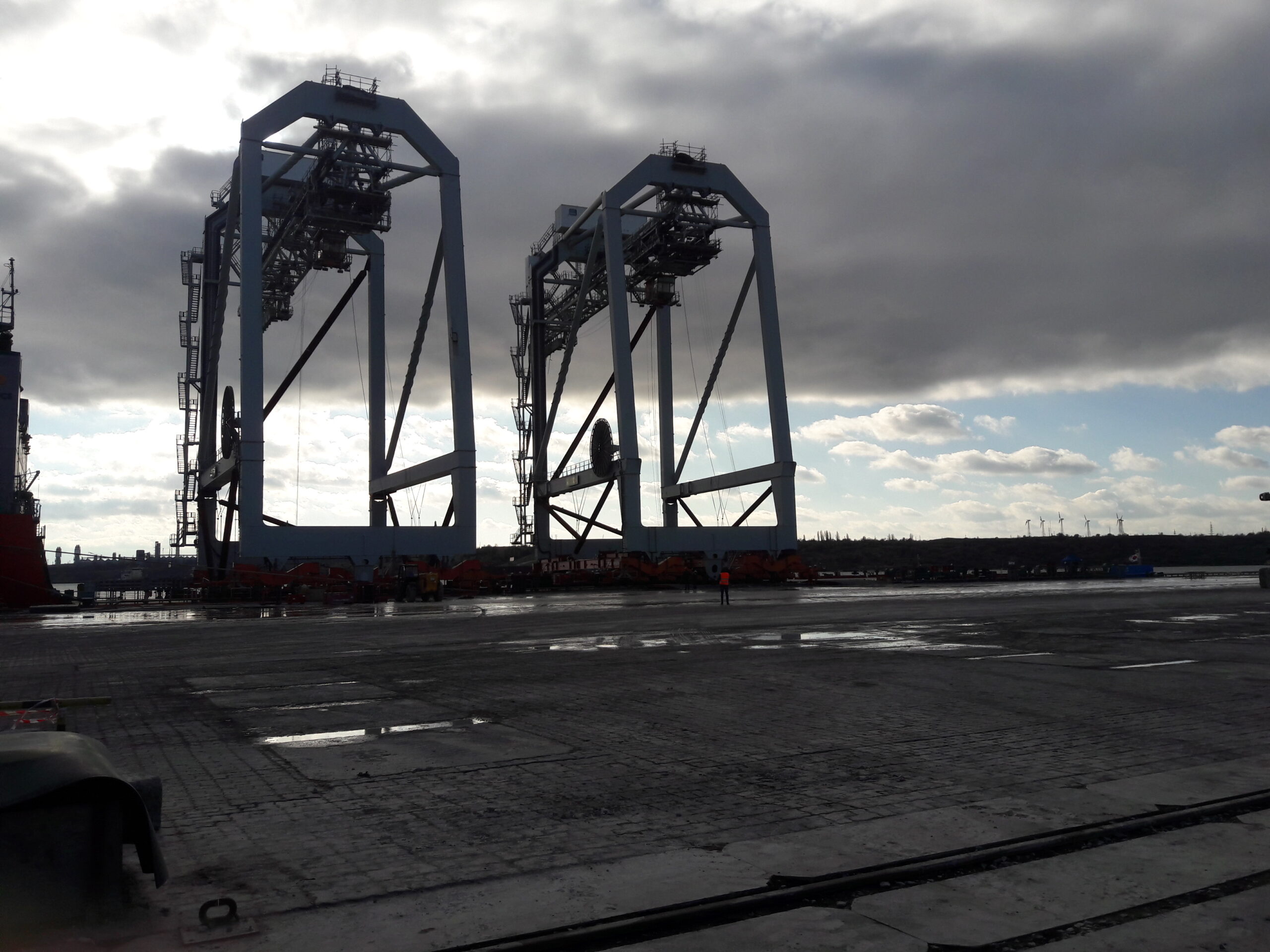 International STS Crane Relocation – Rotterdam to Yuzhnyi Port